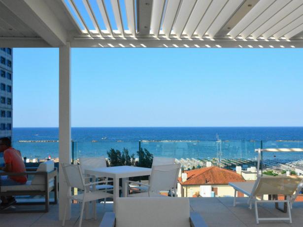 hotelesplanadecesenatico it speciale-agosto-in-hotel-vicino-al-mare-a-cesenatico 011