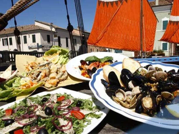hotelesplanadecesenatico it offerta-hotel-per-azzurro-come-il-pesce-a-cesenatico 012