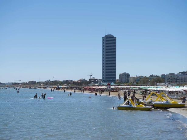 hotelesplanadecesenatico de juni-angebot-im-strandhotel-am-meer-in-cesenatico 014